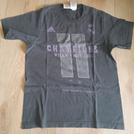 Zdjęcie oferty: Koszulka adidas rozmiar 164