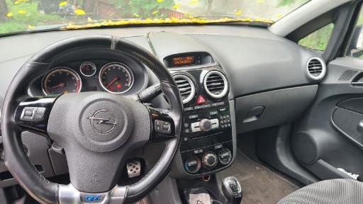 Zdjęcie oferty: Opel Corsa D kierownica skórzana OPC