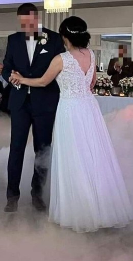 Zdjęcie oferty: Suknia ślubna na niską osobę 150cm + 8cm obcas