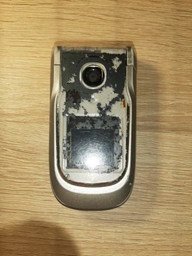 Zdjęcie oferty: Nokia 2760 uszkodzona