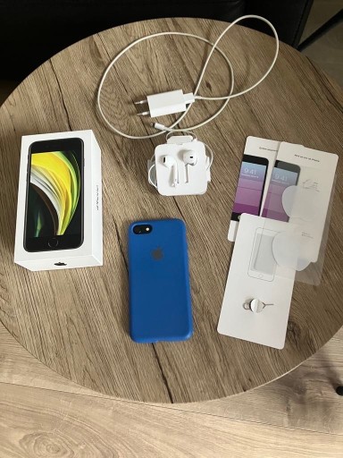 Zdjęcie oferty: iPhone se2020 64gb