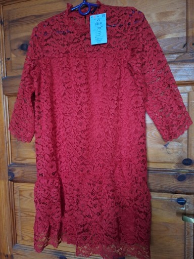Zdjęcie oferty: Sukienka czerwona koronkowa z podszewk(XS) Sinsay 