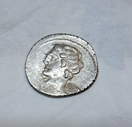 Zdjęcie oferty: Denar.Republika Rzymska.Licyniusz 84 r.p.n.e