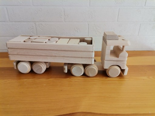 Zdjęcie oferty: Drewniany pojazd Ciężarówka + klocki -Eko zabawki 