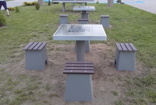 Zdjęcie oferty: Stół betonowy do gry w szachy lub chińczyka