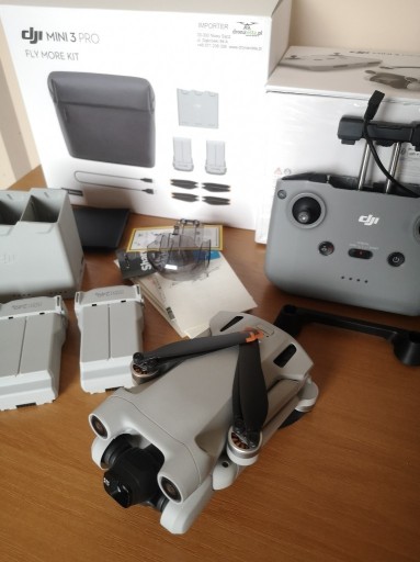 Zdjęcie oferty: Dron DJI Mini 3 PRO Fly More Combo