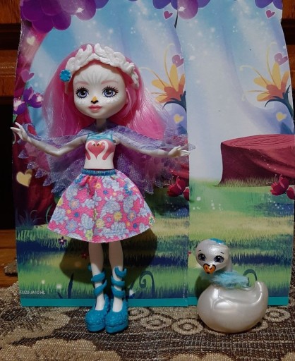 Zdjęcie oferty: Lalka Enchantimals Saffi Swan z pupilem