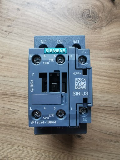 Zdjęcie oferty: Stycznik Siemens 3RT2025-2BB40 3P 5,5kW, 12A, 1NO, 1NC