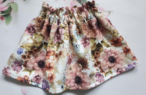 Zdjęcie oferty: SPÓDNICZKA dla dziewczynki HANDMADE kwiaty 122/128