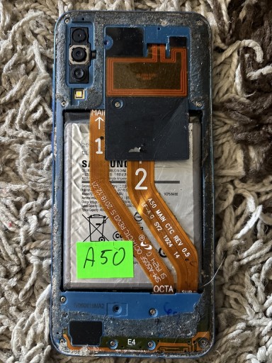 Zdjęcie oferty: Telefon uszkodzony na części lub do naprawy