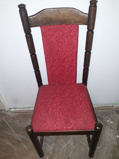 Zdjęcie oferty: Krzesło drewniane z ubiegłego wieku PRL