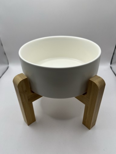 Zdjęcie oferty: Miska ceramiczna na drewnianym stojaku