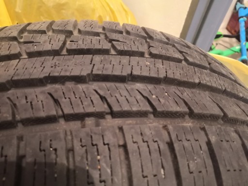 Zdjęcie oferty: Opony zimowe Nokian 225/55R17 WR A3 FINLANDIA 2013