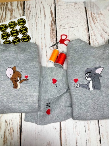 Zdjęcie oferty: Komplet bluz z kapturem dla pary Tom i Jerry + inicjały
