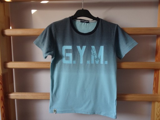Zdjęcie oferty: T-shirt __ niebieski z napisem GYM __ r. 134 -140
