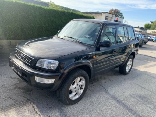 Zdjęcie oferty: Rav4 94/99 blotnik prawy czarna bez malowania 