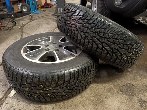 Zdjęcie oferty: Opony zimowe 4 szt Nokian WR D4 215/65R16 102H XL