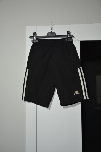 Zdjęcie oferty: Adidas spodenki krótkie dziecięce 116