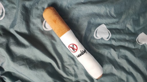 Zdjęcie oferty: Pluszowy papieros, zabawka dla psa z piszczałką
