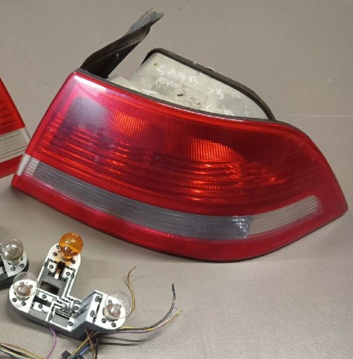 Zdjęcie oferty: Lampa tylna błotnik prawa Saab 93