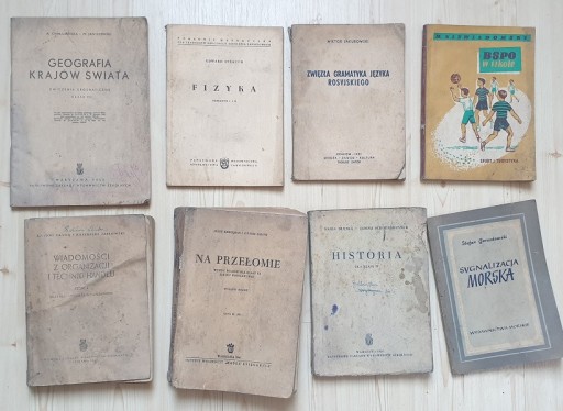 Zdjęcie oferty: Zestaw książek z lat 1945-1960 stan kolekcjonerski