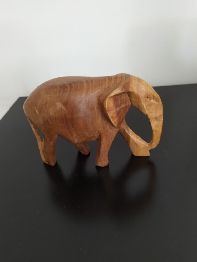 Zdjęcie oferty: Słoń,rzeźbiona ręcznie figurka 