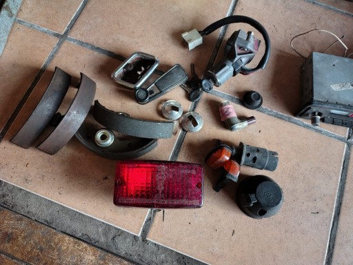 Zdjęcie oferty: Szczęki hamulcowe Fiat 126p Maluch do Malucha radio stacyjka kierunkowskazy