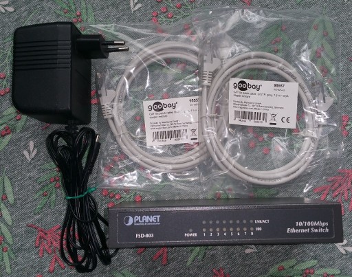 Zdjęcie oferty: Switch Ethernet PLANET FSD-803 ,  8 portów , +zasilacz, +kable CAT5e