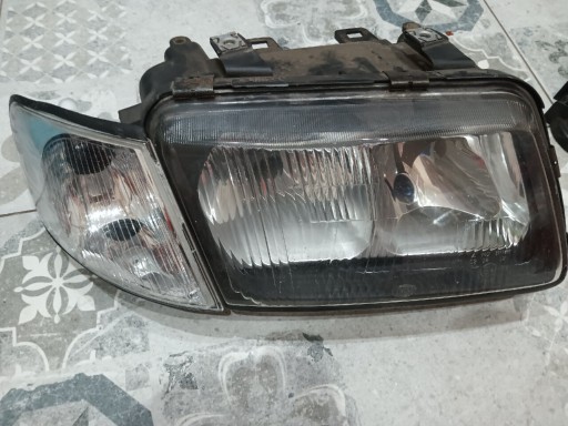 Zdjęcie oferty: Lampa przód prawa Audi a3 8l 