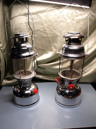 Zdjęcie oferty: Dwie lampy swiecące na naftę