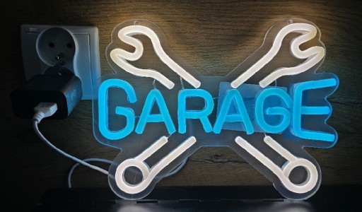 Zdjęcie oferty: Neon garage, Dla fanów motoryzacji