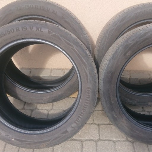 Zdjęcie oferty: Continental 235/50 R19  2019 r  Bdobry stan letnie