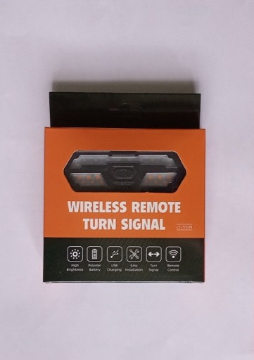 Zdjęcie oferty: Tylna lampka rowerowa z kierunkowskazami 