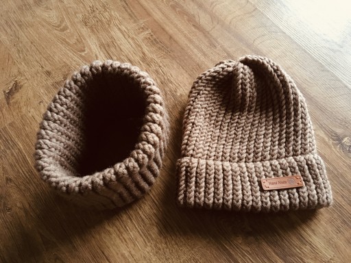 Zdjęcie oferty: Komplet brązowa czapka i komin z Merino handmade