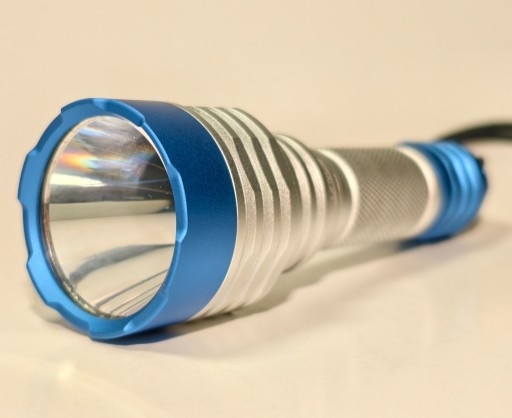 Zdjęcie oferty: Mocny szperacz na bazie Convoy C8+, moc 2600 lumenów, zasięg 740m