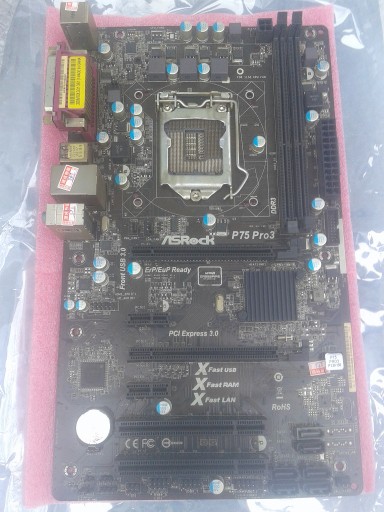 Zdjęcie oferty: plyta glowna ASROCK P75+procesor i3 3240 LGA1155 