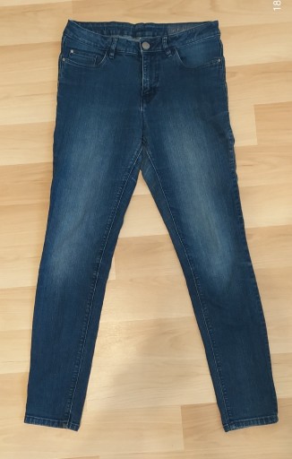 Zdjęcie oferty: Jeansy elastyczne z wysokim stanem, rozm.38