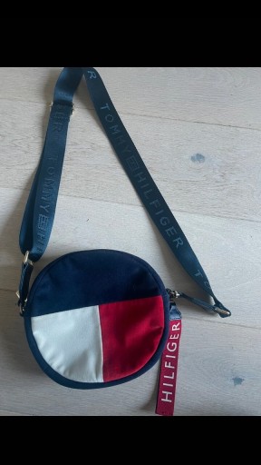 Zdjęcie oferty: Torebka zamszowa Tommy Hilfiger 