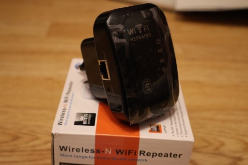 Zdjęcie oferty: Wzmacniacz sygnału WiFi Repeater 300Mbps czarny