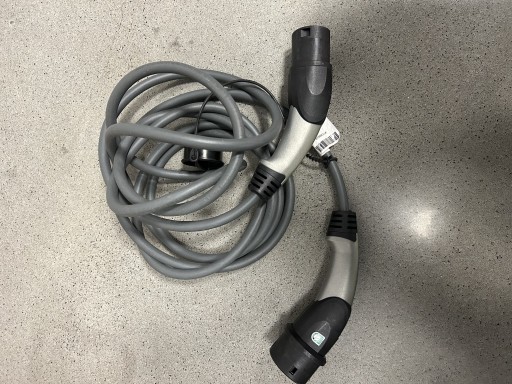 Zdjęcie oferty: Kabel do ładowania samochodu elektrycznego typ 2