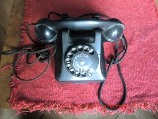 Zdjęcie oferty: Stary aparat telefoniczny