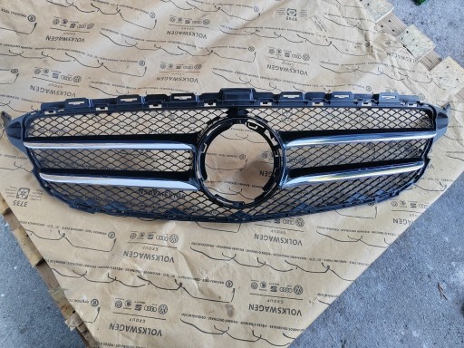 Zdjęcie oferty: Mercedes W205 AMG Atrapa grill NOWY