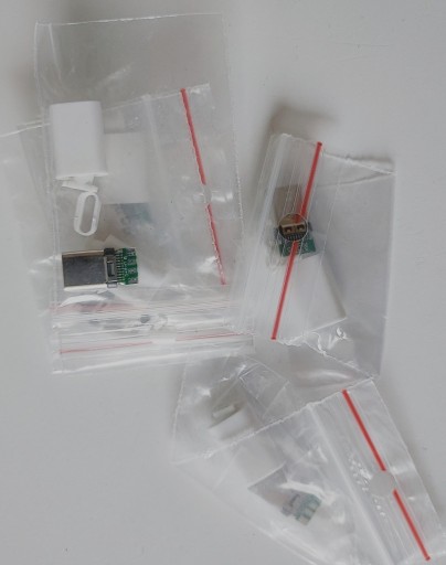 Zdjęcie oferty: gniazdko USB-C  na przewód białe DY