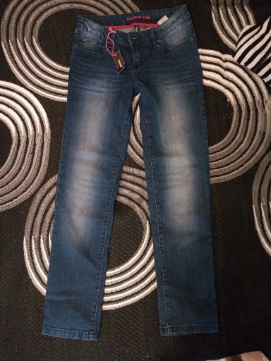 Zdjęcie oferty: Nowe jeansy rozmiar 36