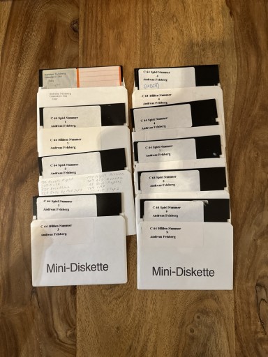 Zdjęcie oferty: 9 dyskietek z grami i programami na Commodore 64