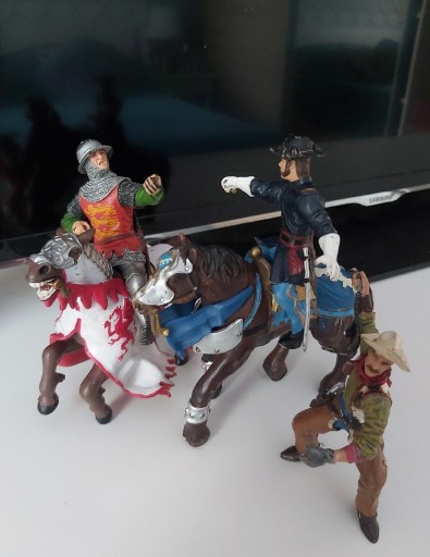 Zdjęcie oferty: Figurki Papo cowboy konie rycerze