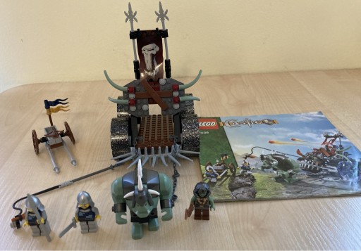 Zdjęcie oferty: LEGO Castle 7038 - Wagon szturmowy trolli