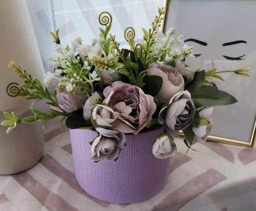 Zdjęcie oferty: FlowerBox Kwiaty w pudełku na prezent Dzień Matki