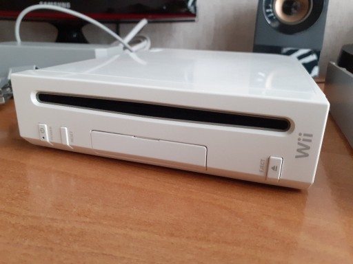 Zdjęcie oferty: Konsola Nintendo Wii + Okablowanie i Podstawka