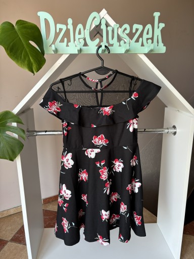 Zdjęcie oferty: Sukienka wiosenna Shein rozmiar 140 w kwiaty